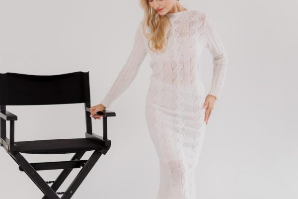 Приталенные платья: искусство подчеркнуть женственность в любой ситуации