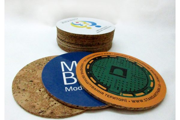 Костери з пробки: чому цей матеріал переживає все і залишається актуальним