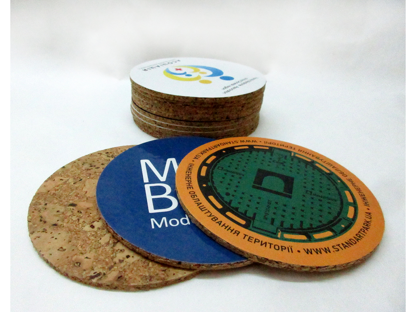 Костери з пробки: чому цей матеріал переживає все і залишається актуальним