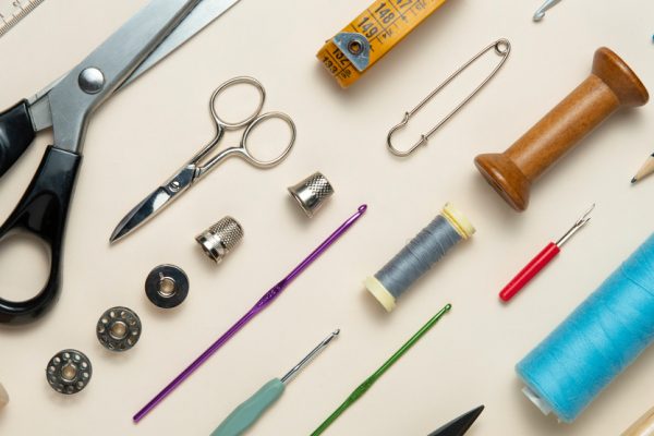 Швейна фурнітура преміум: чому якість дрібниць визначає результат