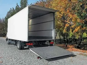Перевозка с гидробортом: удобство и безопасность при транспортировке тяжёлых грузов