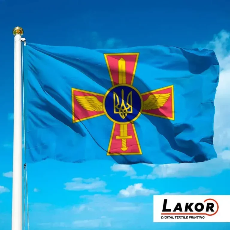 Прапори на замовлення: коли варто звертатись до друкарні, а не купувати готовий варіант
