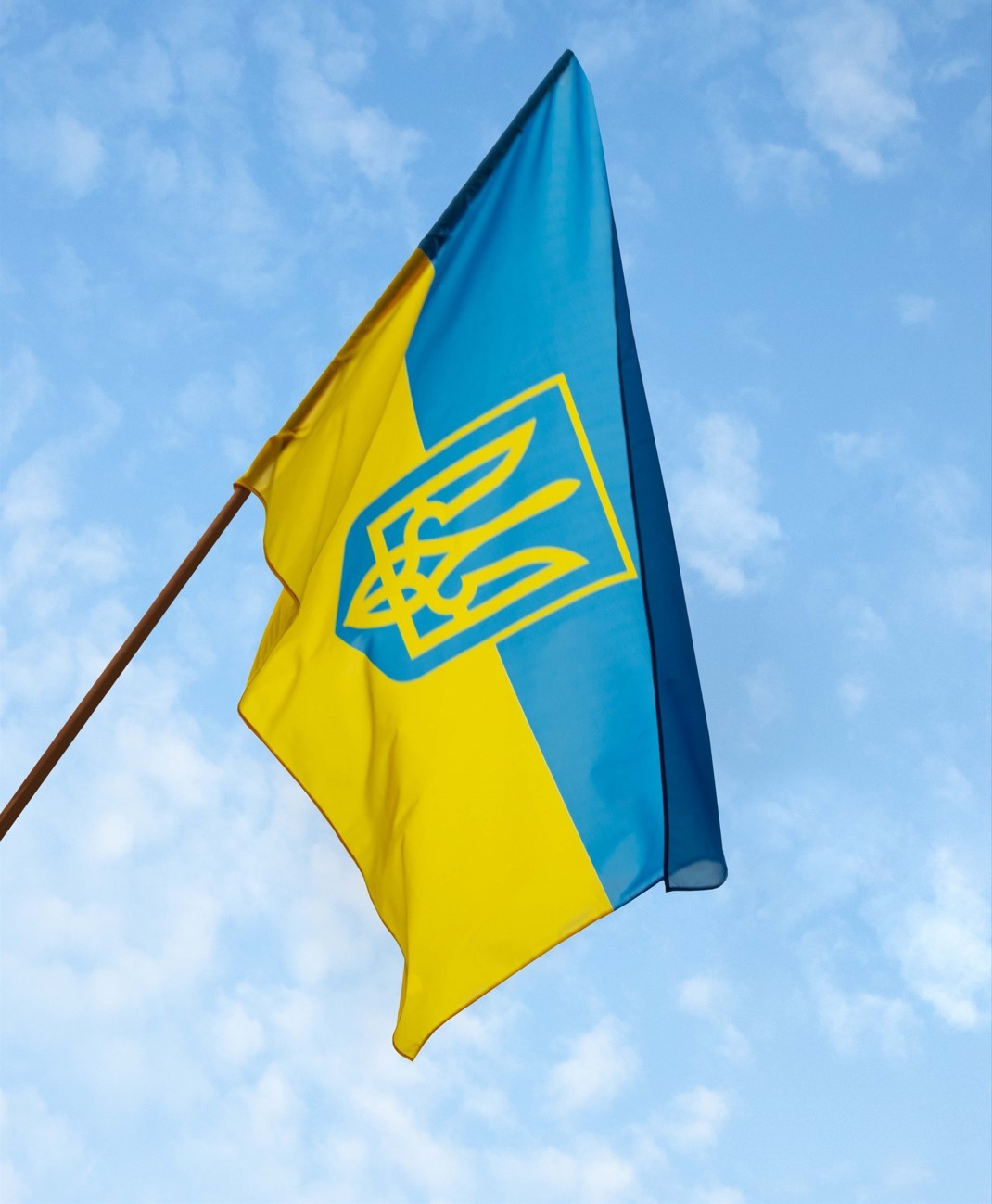 Прапори на замовлення: чому символіка на тканині досі має значення в цифрову епоху